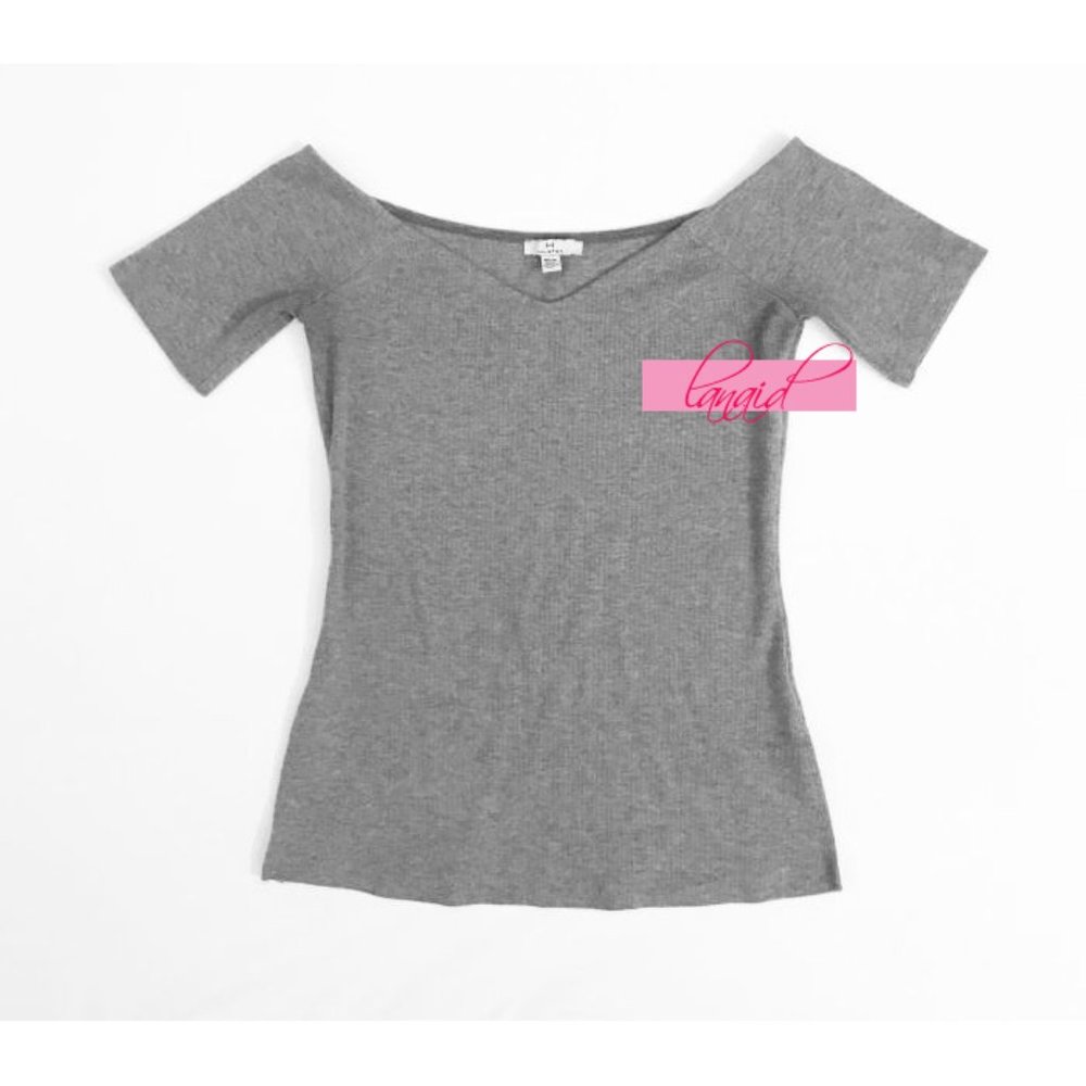 Halston Off-The-Shoulder V-Neck Short Sleeve Ribbed Stretchy Heathered Grey Top